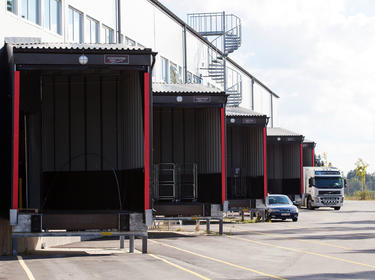A photo of the truck bays at Prologis Arlanda DC2
